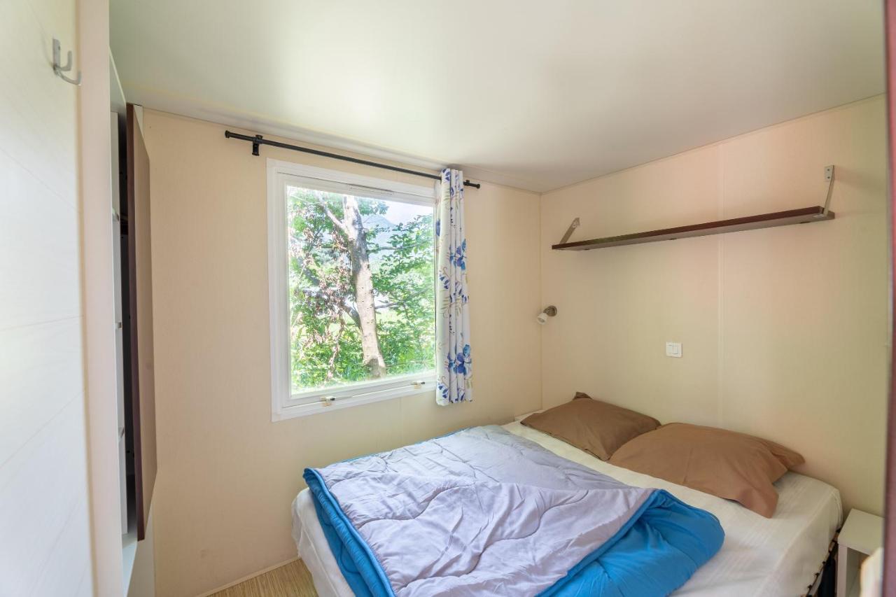 Camping Le Colporteur Hotel เลอบูร์-เดอัวซ็อง ภายนอก รูปภาพ