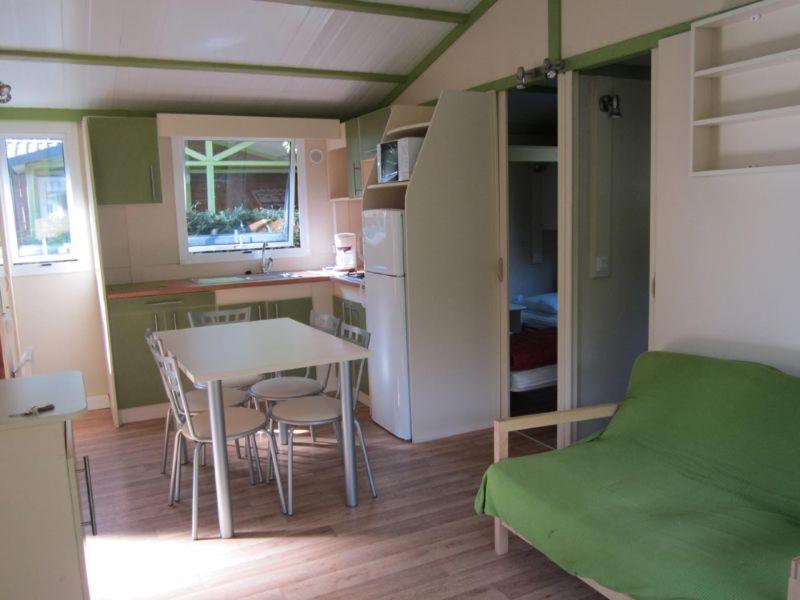 Camping Le Colporteur Hotel เลอบูร์-เดอัวซ็อง ภายนอก รูปภาพ