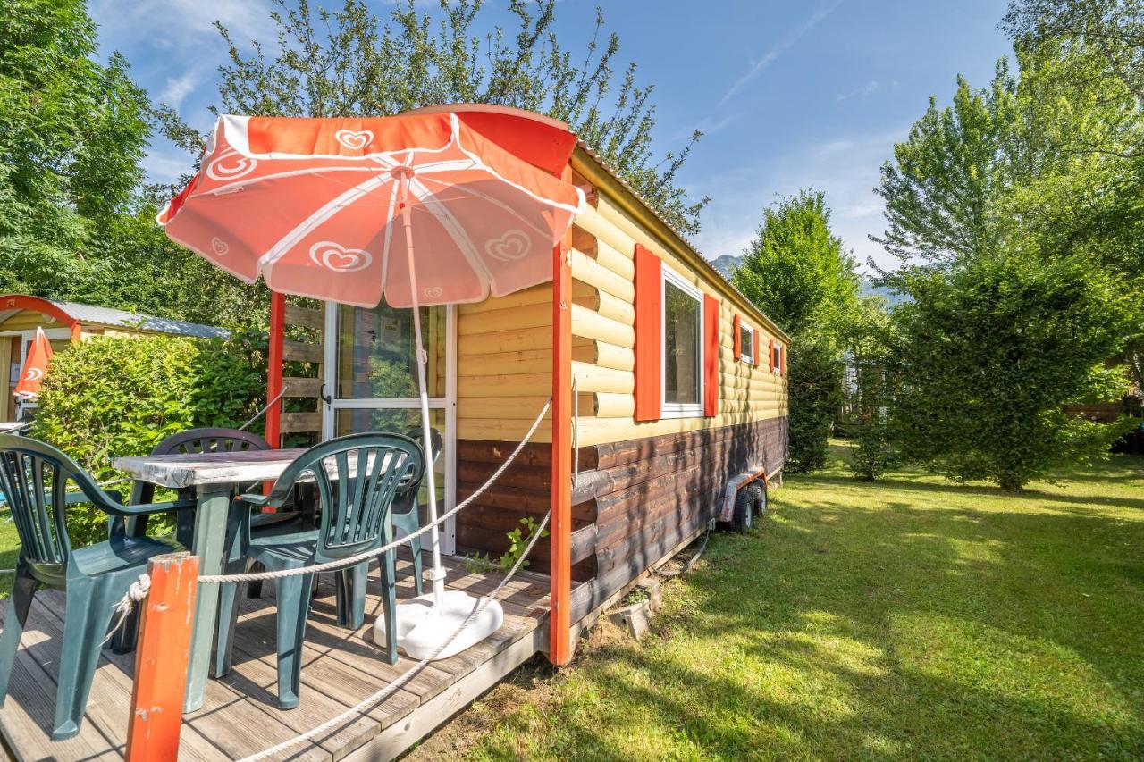 Camping Le Colporteur Hotel เลอบูร์-เดอัวซ็อง ภายนอก รูปภาพ