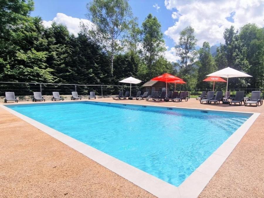Camping Le Colporteur Hotel เลอบูร์-เดอัวซ็อง ภายนอก รูปภาพ