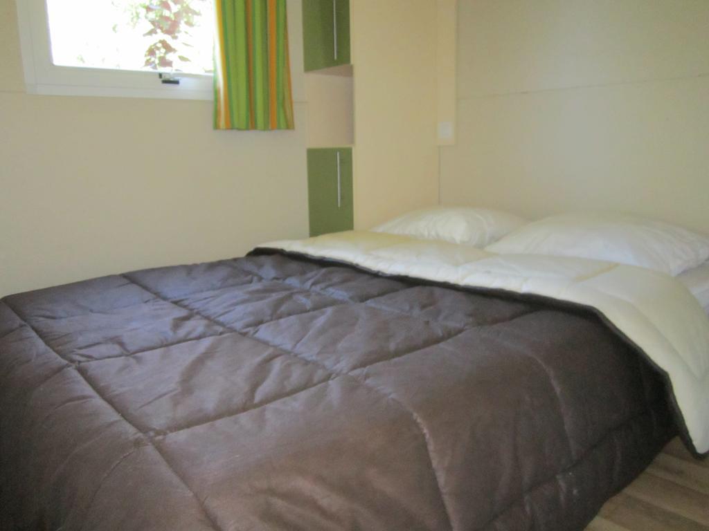 Camping Le Colporteur Hotel เลอบูร์-เดอัวซ็อง ภายนอก รูปภาพ