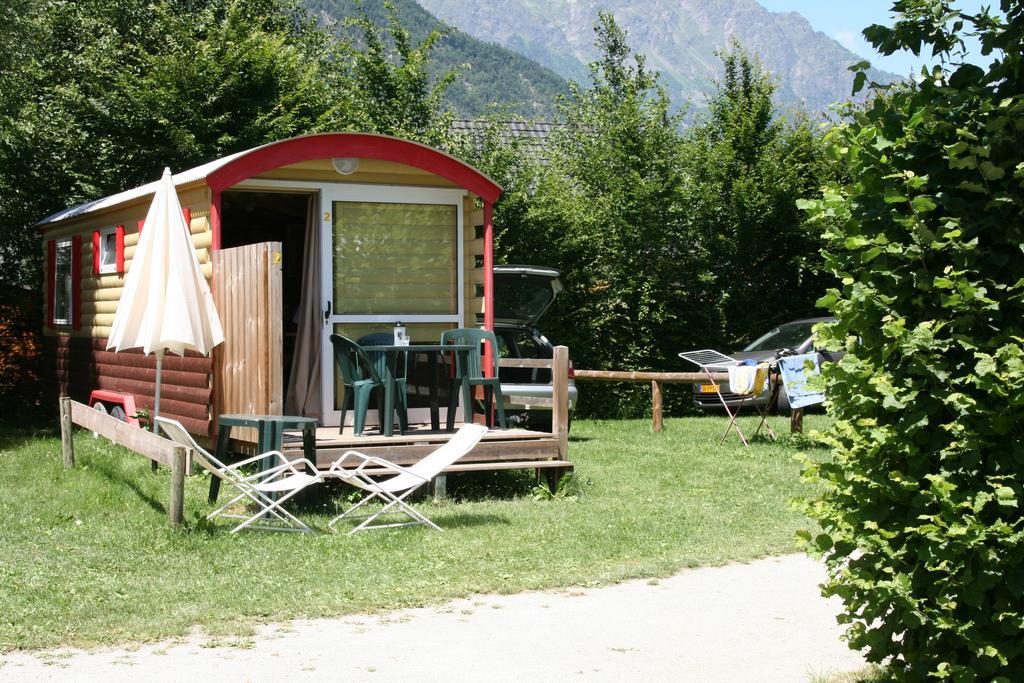 Camping Le Colporteur Hotel เลอบูร์-เดอัวซ็อง ภายนอก รูปภาพ