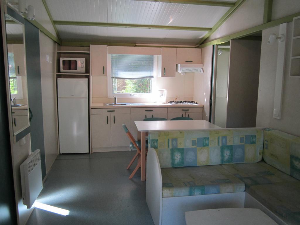 Camping Le Colporteur Hotel เลอบูร์-เดอัวซ็อง ภายนอก รูปภาพ